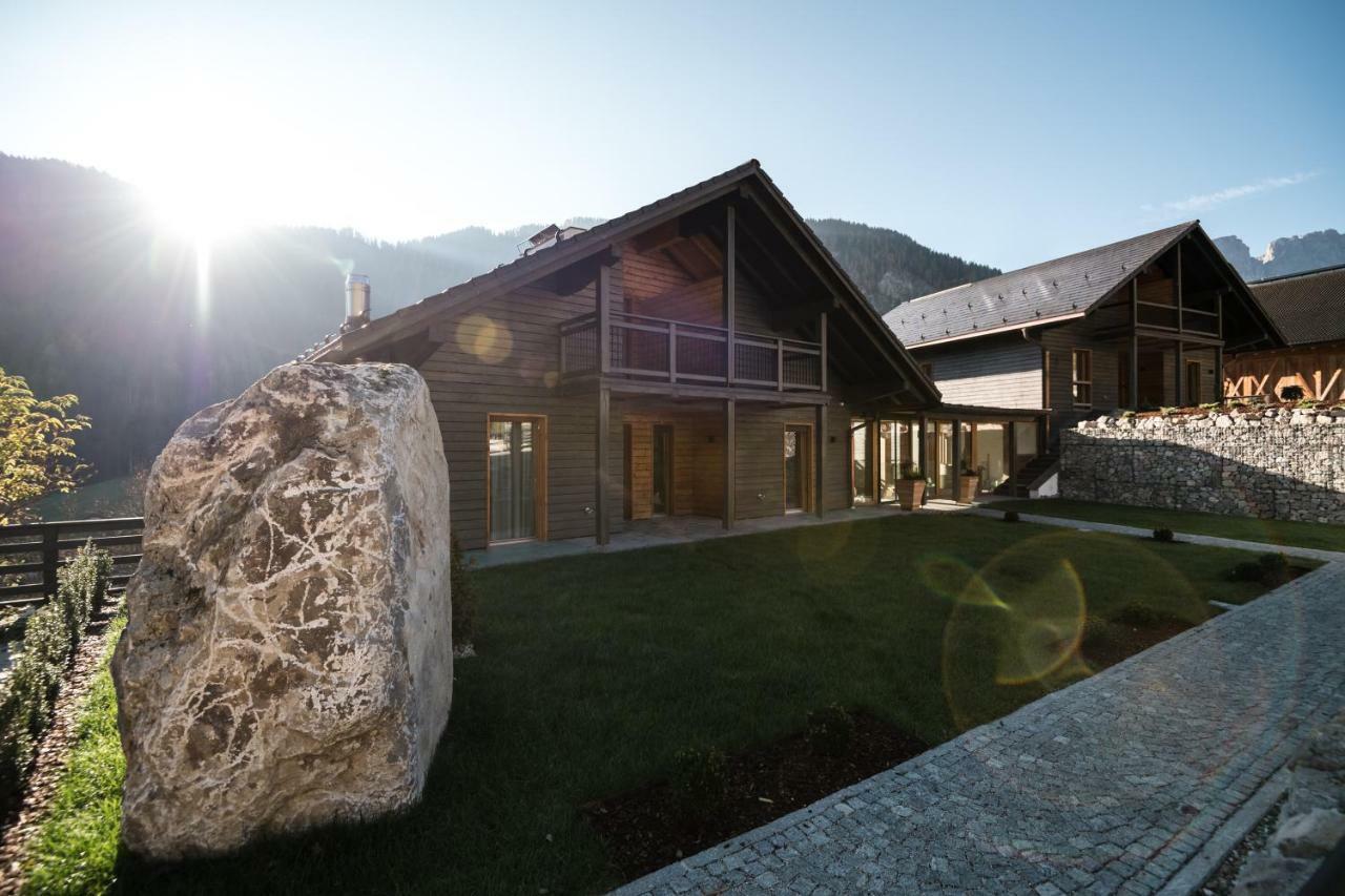 Les Dolomites Mountain Lodges San Martino in Badia Esterno foto