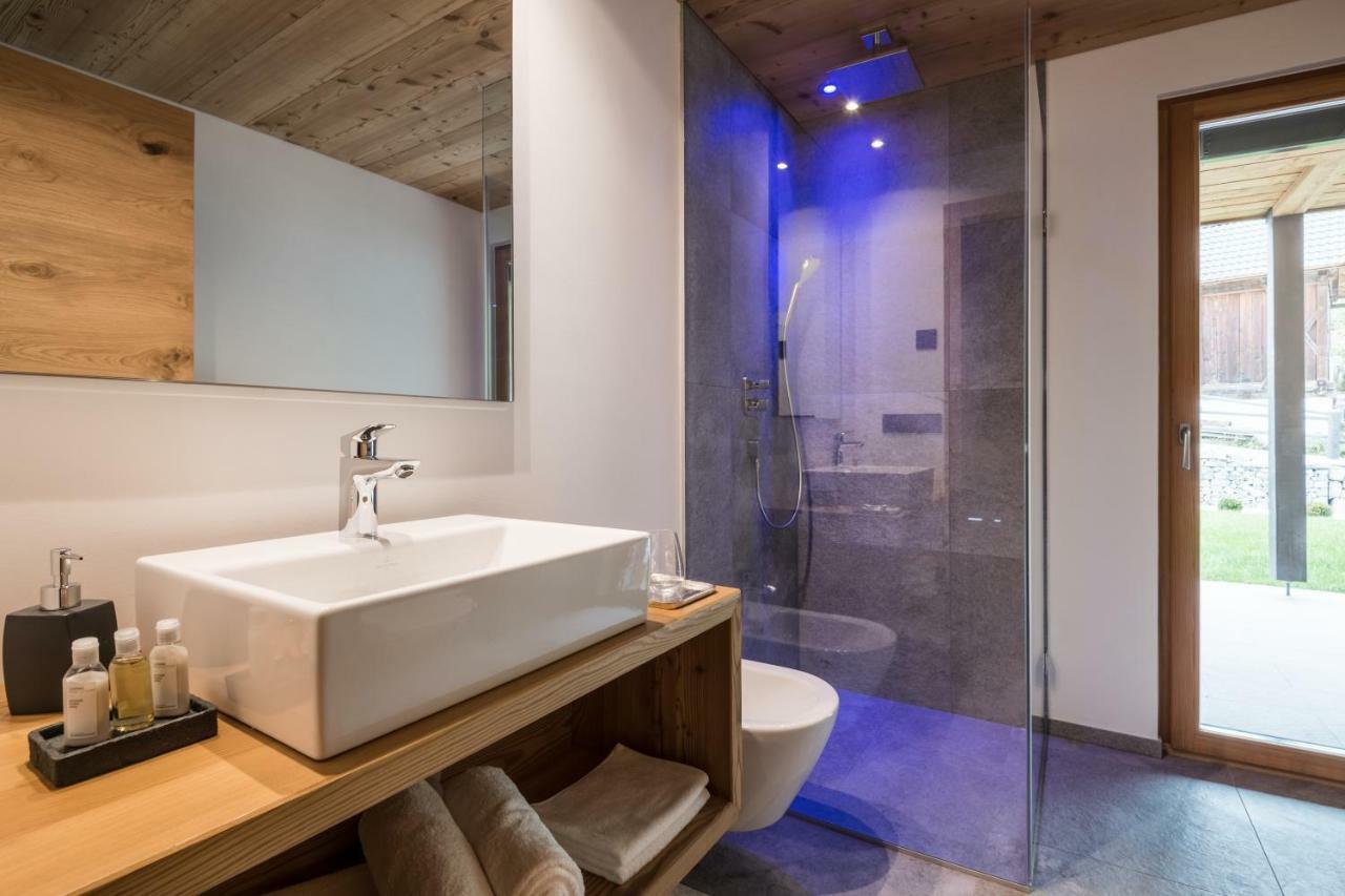 Les Dolomites Mountain Lodges San Martino in Badia Esterno foto