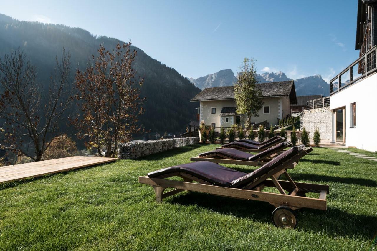 Les Dolomites Mountain Lodges San Martino in Badia Esterno foto